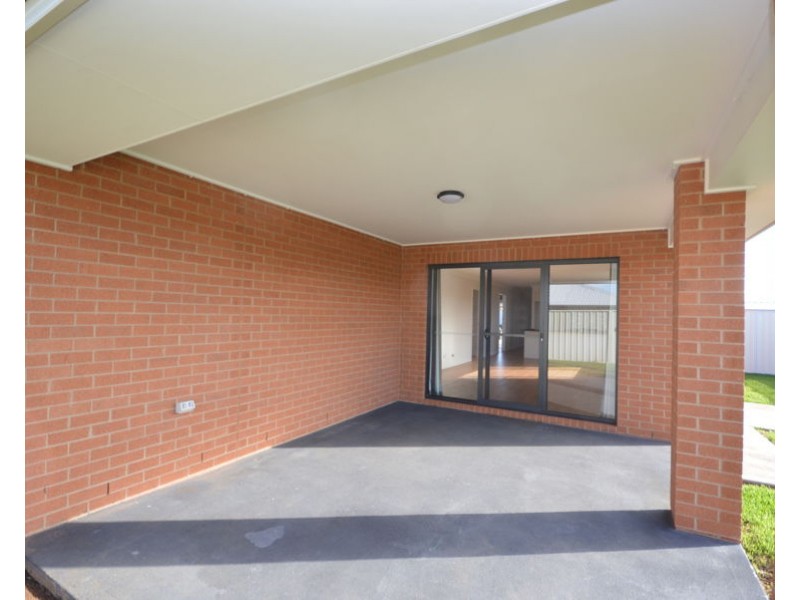 18A Snowy Crescent, Dubbo NSW 2830