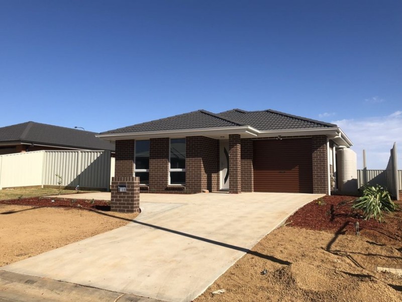 18B Snowy Crescent, Dubbo NSW 2830
