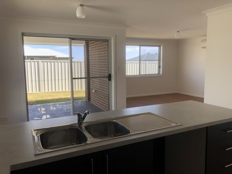 18B Snowy Crescent, Dubbo NSW 2830