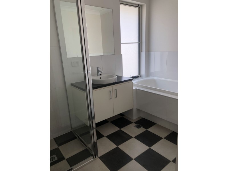 18B Snowy Crescent, Dubbo NSW 2830