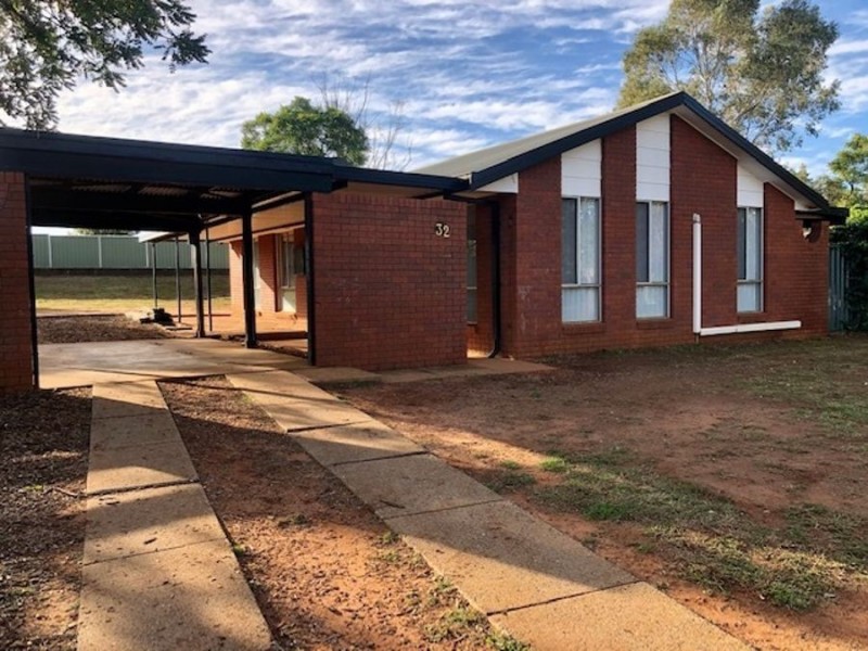 32 Springfield Way, Dubbo NSW 2830