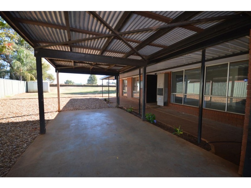 32 Springfield Way, Dubbo NSW 2830