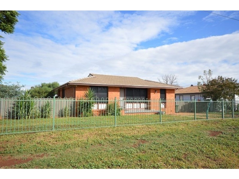 25 Lunar Avenue, Dubbo NSW 2830