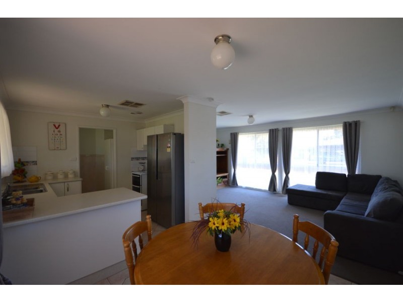 12 Springfield Way, Dubbo NSW 2830