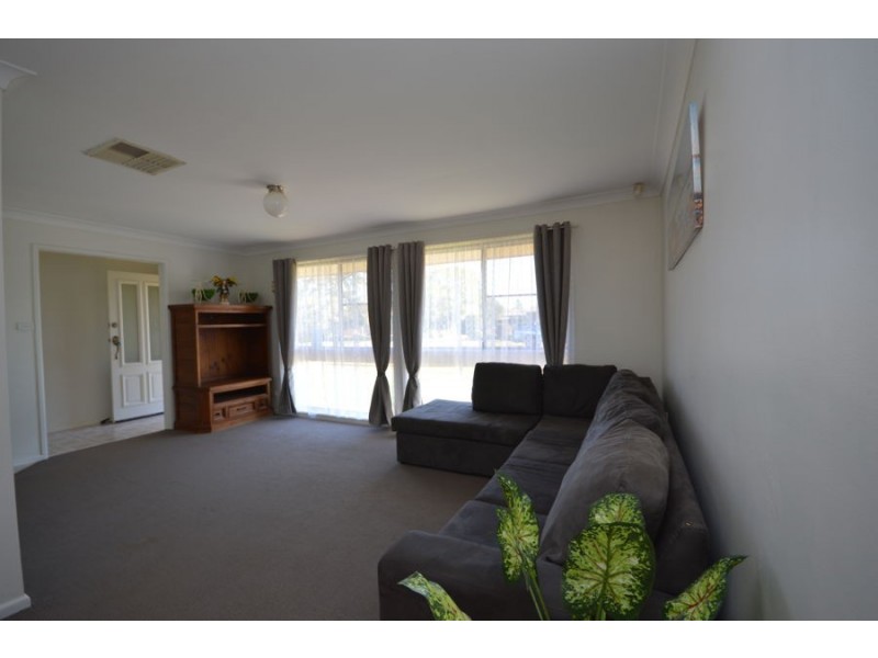 12 Springfield Way, Dubbo NSW 2830