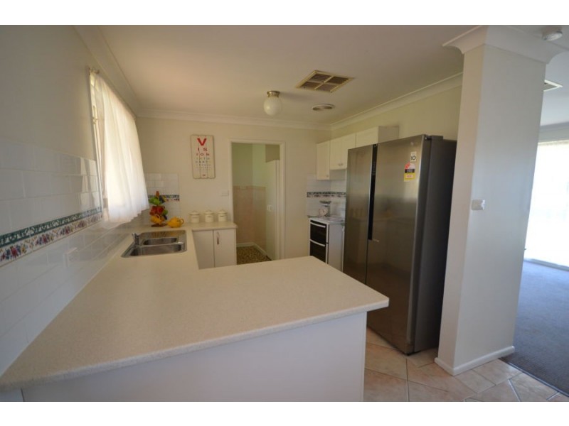 12 Springfield Way, Dubbo NSW 2830