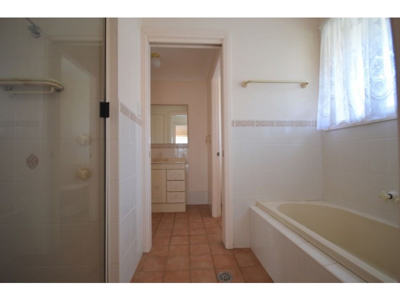 76 Sheraton Road, Dubbo NSW 2830