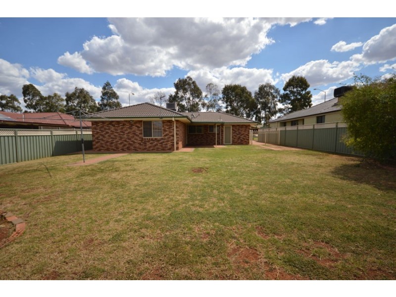 76 Sheraton Road, Dubbo NSW 2830