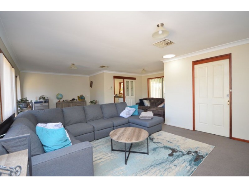8 Clews Street, Dubbo NSW 2830