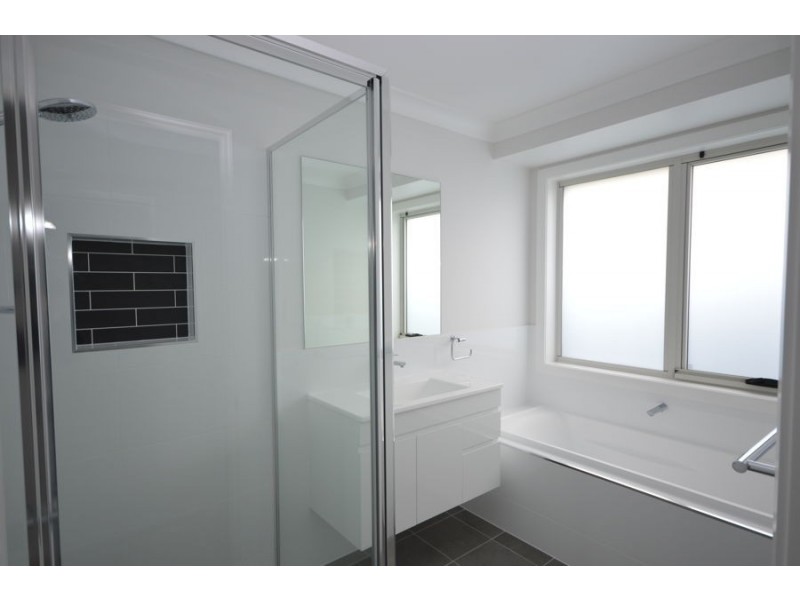 13 Bradford Circuit, Dubbo NSW 2830