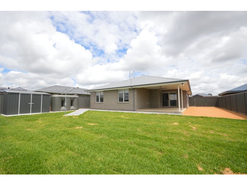 13 Bradford Circuit, Dubbo NSW 2830
