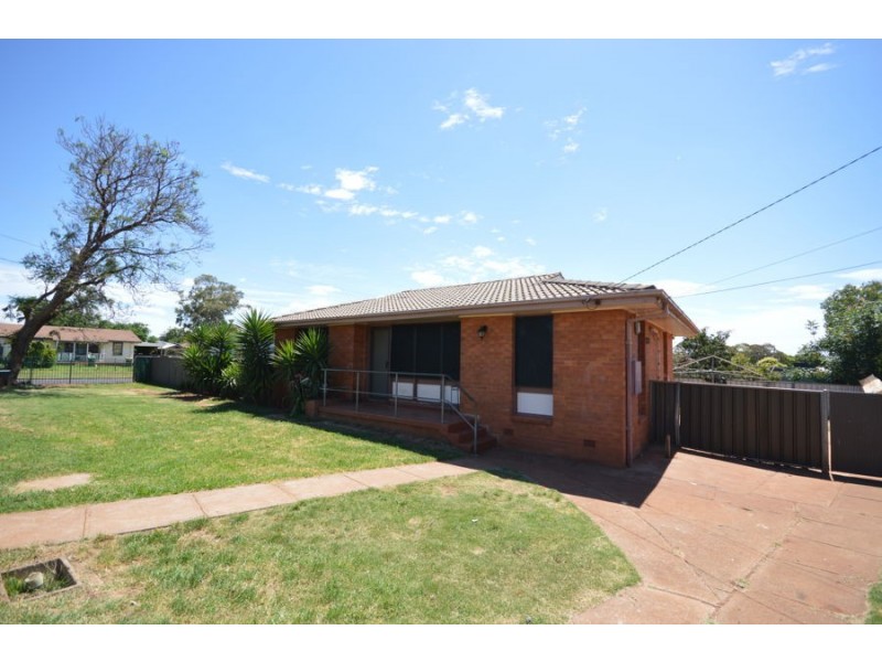 25 Lunar Avenue, Dubbo NSW 2830