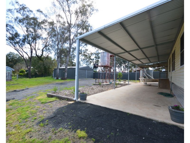 8 Barbijal Street, Brocklehurst NSW 2830