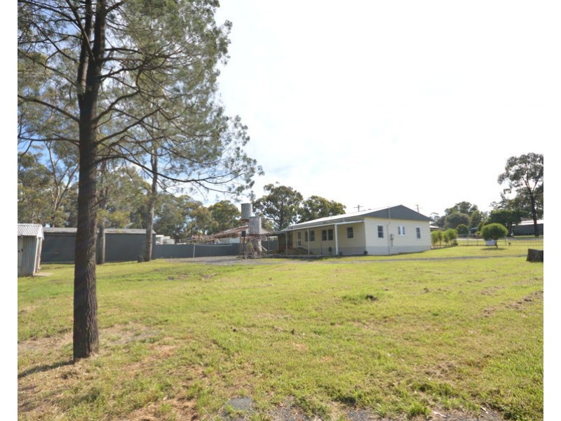 8 Barbijal Street, Brocklehurst NSW 2830