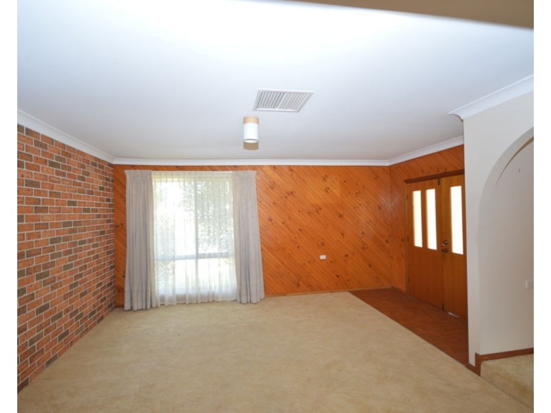 4 Meadowbank Drive, Dubbo NSW 2830