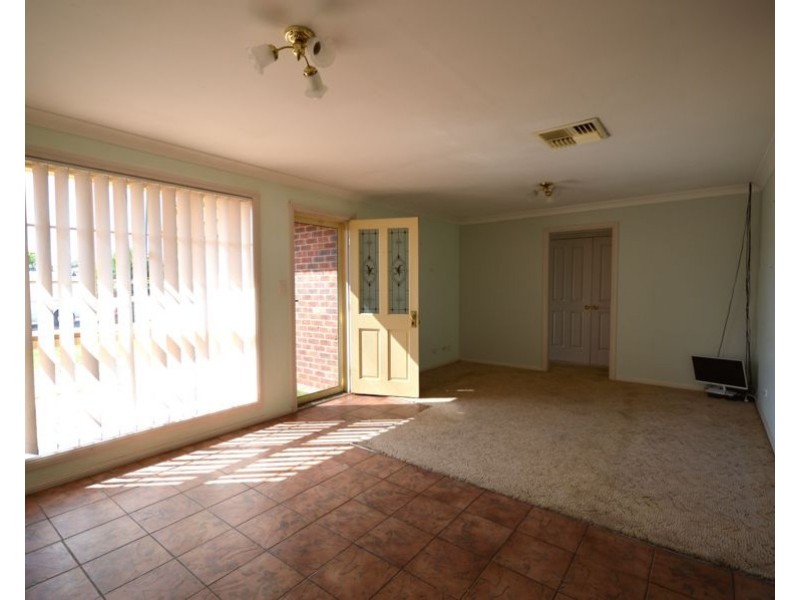 36 John Glenn Place, Dubbo NSW 2830