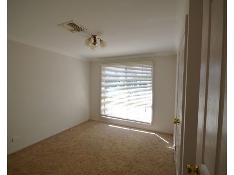 36 John Glenn Place, Dubbo NSW 2830