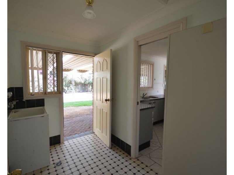 36 John Glenn Place, Dubbo NSW 2830