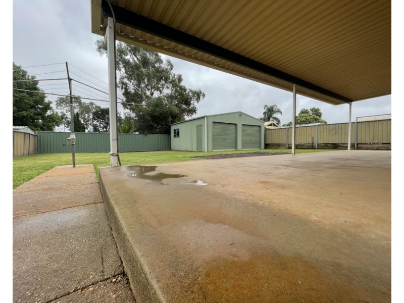 18 Bonner Crescent, Dubbo NSW 2830