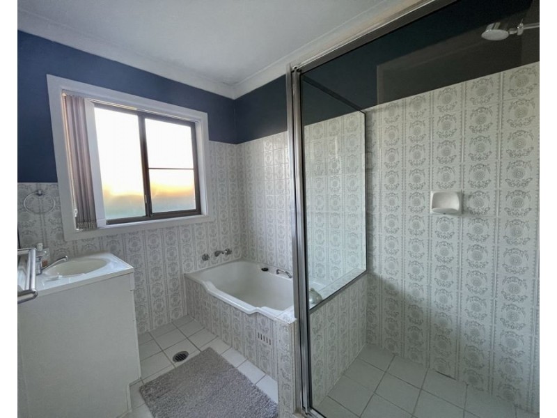 40 Howard Avenue, Dubbo NSW 2830