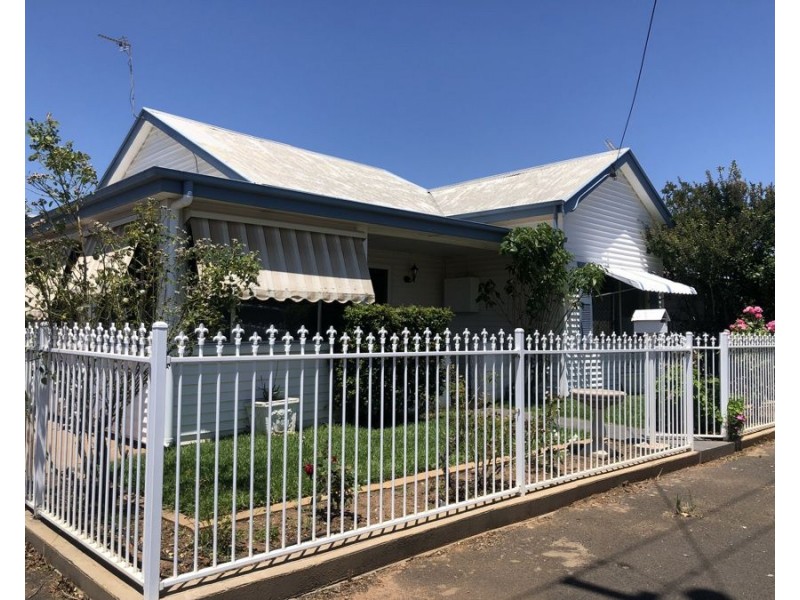 83 Macleay Street, Dubbo NSW 2830