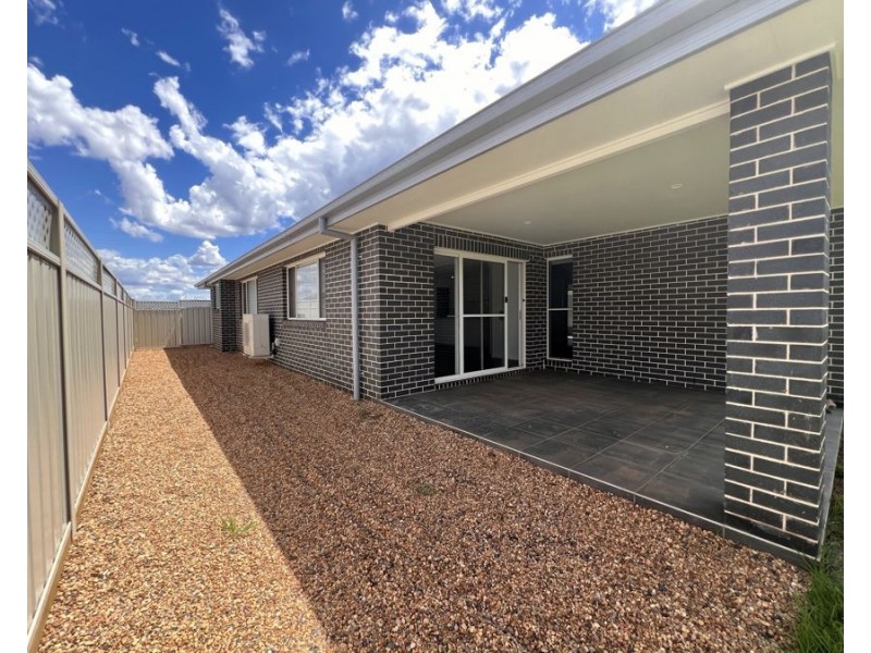6 Malanda Avenue, Dubbo NSW 2830