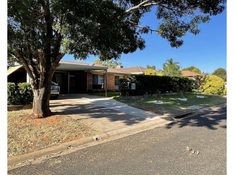 22 Hopkins Parade, Dubbo NSW 2830