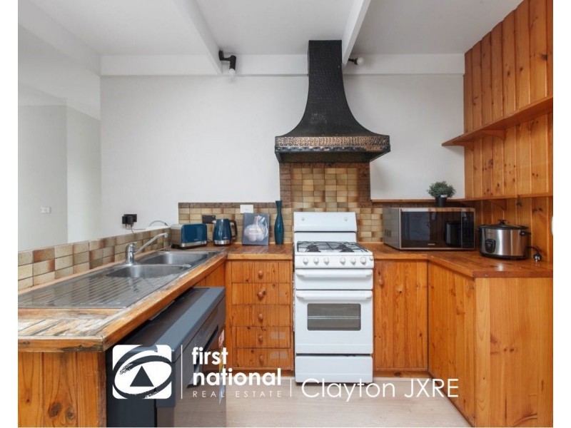 1/5 Saniky Street, Notting Hill VIC 3168