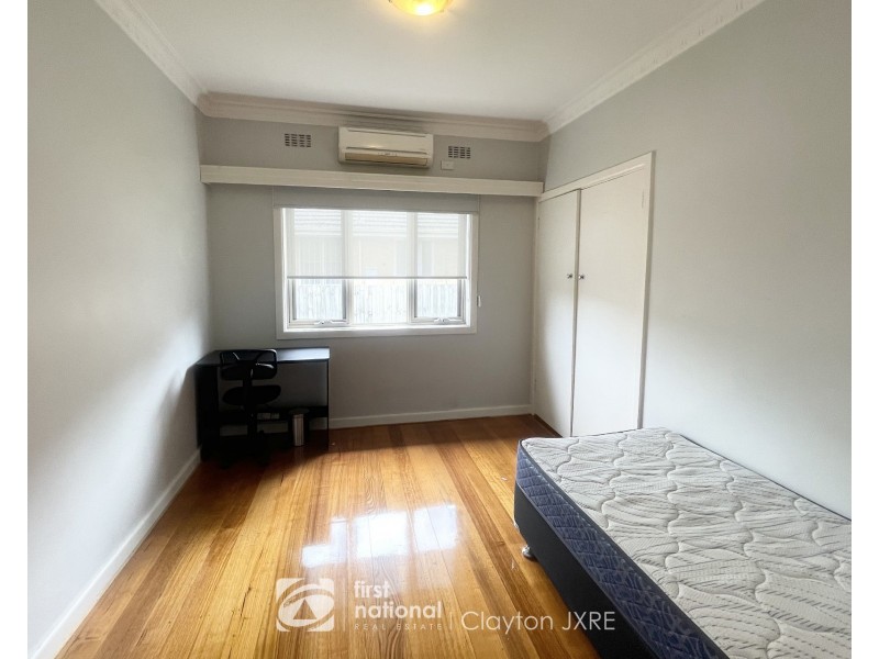 1/5 Madeleine Road, Clayton VIC 3168
