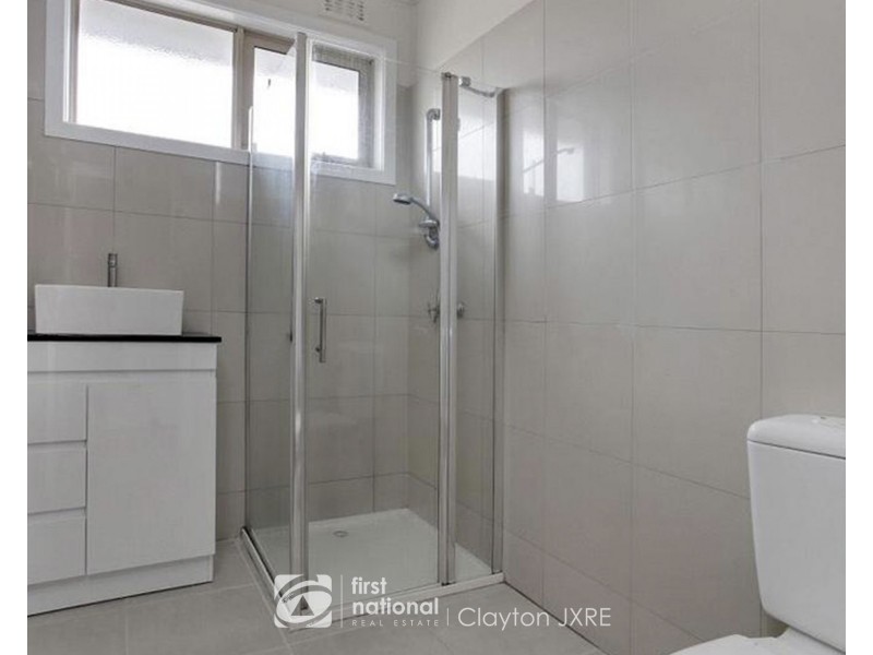 1/5 Madeleine Road, Clayton VIC 3168