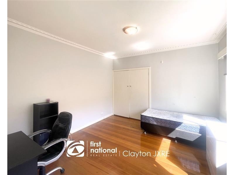 1/5 Madeleine Road, Clayton VIC 3168