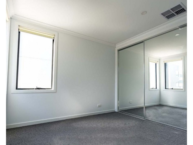 9 Lomandra Drive, Clayton South VIC 3169