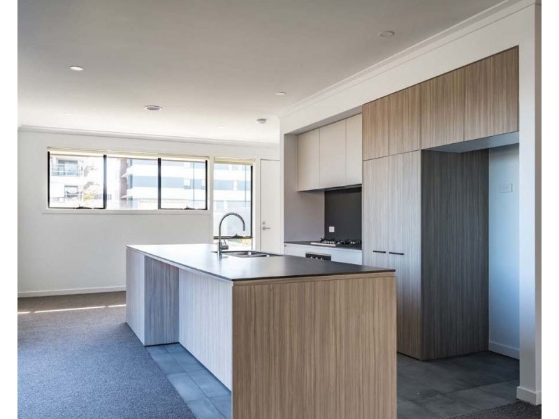 9 Lomandra Drive, Clayton South VIC 3169