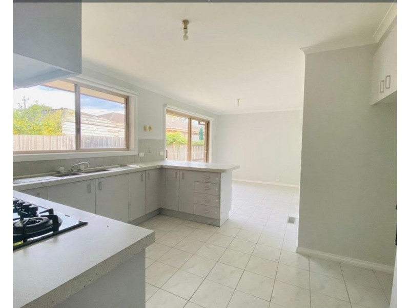 2/11 Irwin Street, Clayton VIC 3168