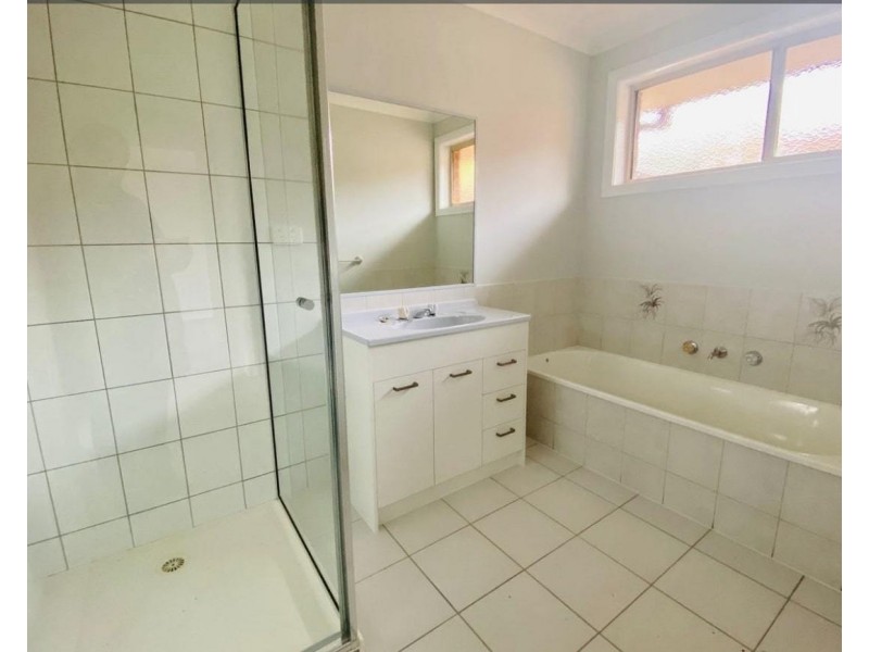 2/11 Irwin Street, Clayton VIC 3168