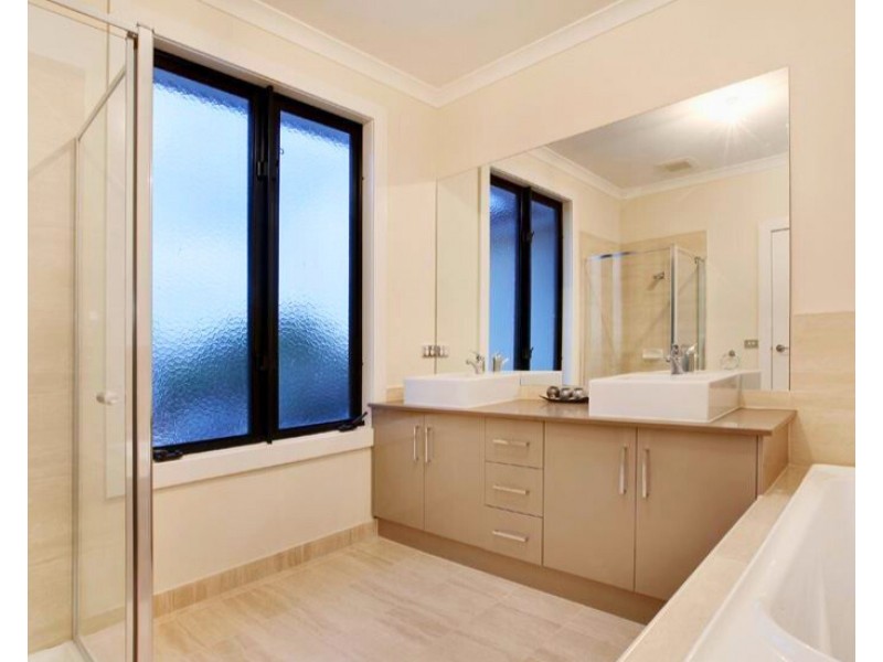 1 Frank Avenue, Clayton South VIC 3169