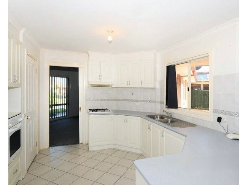 2 Melanie Blair Place, Skye VIC 3977