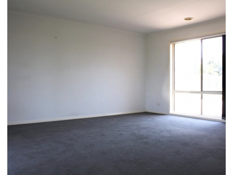 2 Melanie Blair Place, Skye VIC 3977