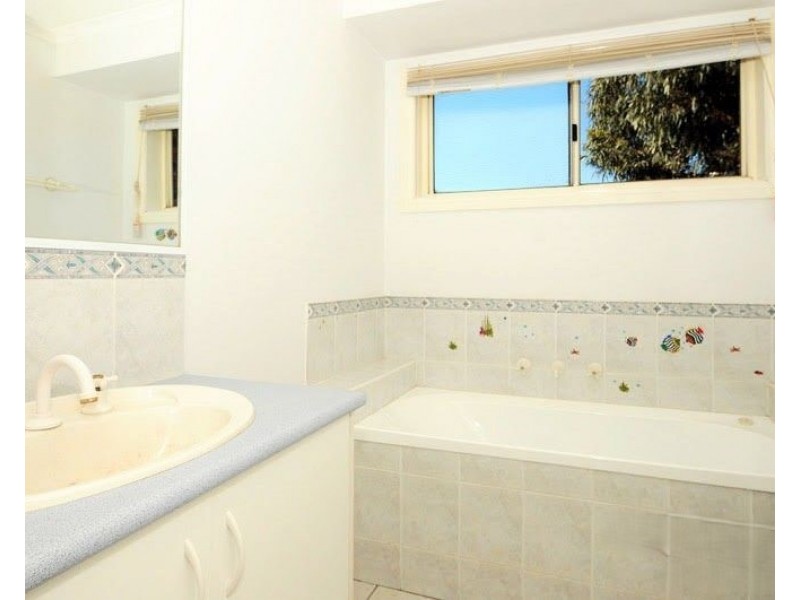 2 Melanie Blair Place, Skye VIC 3977