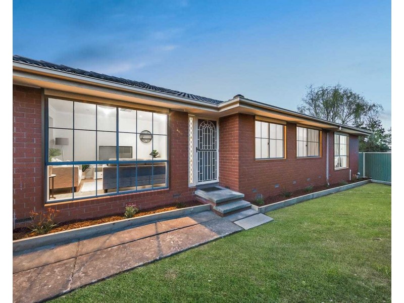 6 Bill Place, Hampton Park VIC 3976