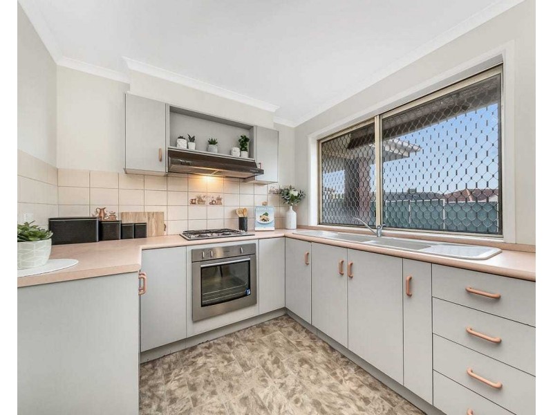 6 Bill Place, Hampton Park VIC 3976