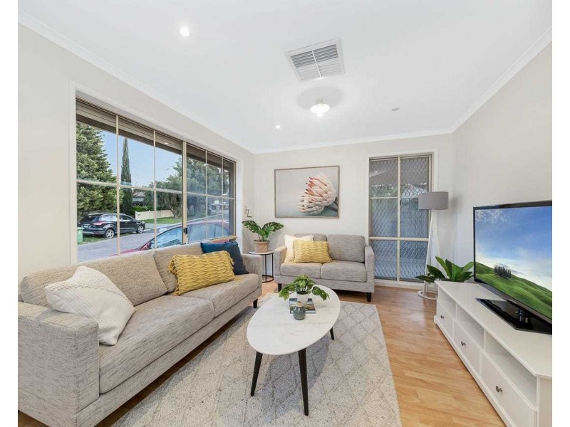 6 Bill Place, Hampton Park VIC 3976