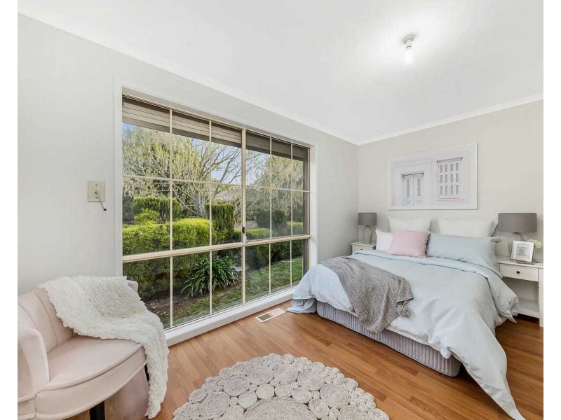 6 Bill Place, Hampton Park VIC 3976