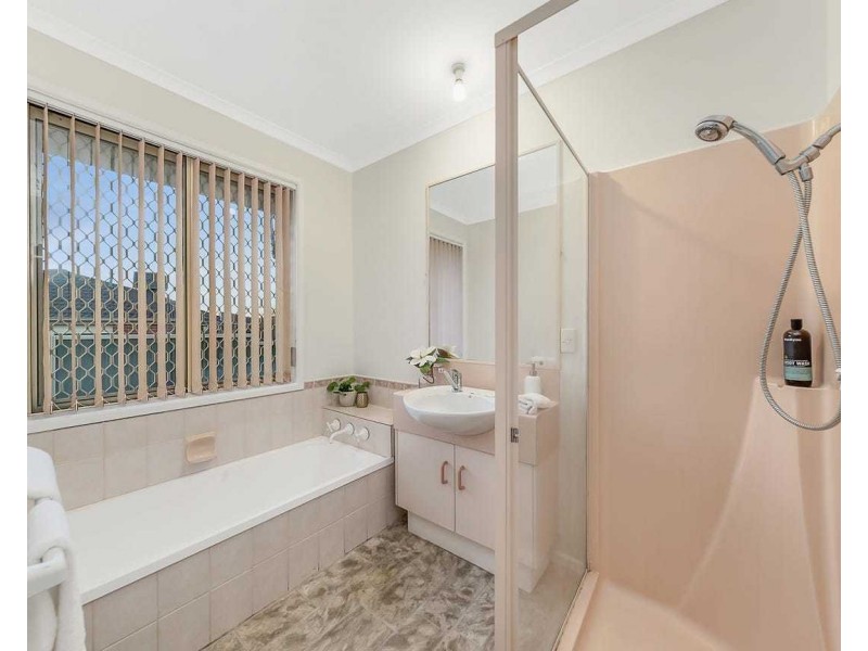 6 Bill Place, Hampton Park VIC 3976