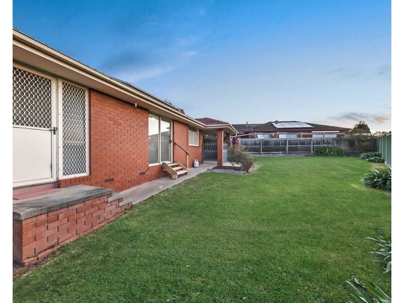 6 Bill Place, Hampton Park VIC 3976