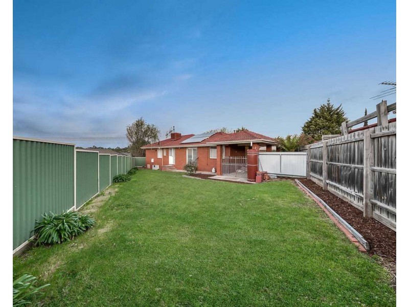 6 Bill Place, Hampton Park VIC 3976