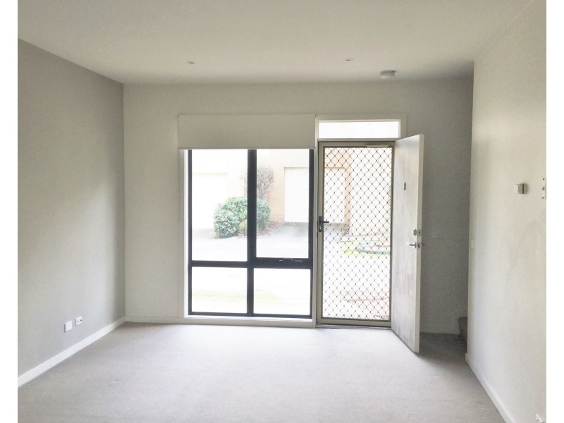 11 Shady Mews, Clayton VIC 3168