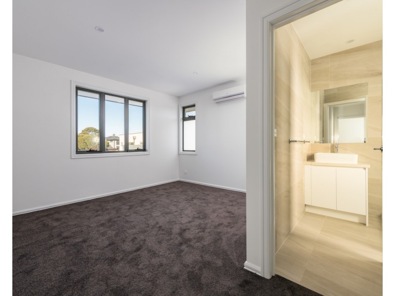 53 Koonawarra Street, Clayton VIC 3168