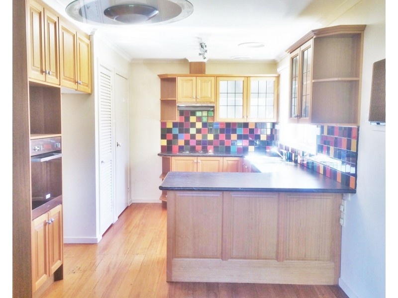 11 Miranda Close, Clayton South VIC 3169