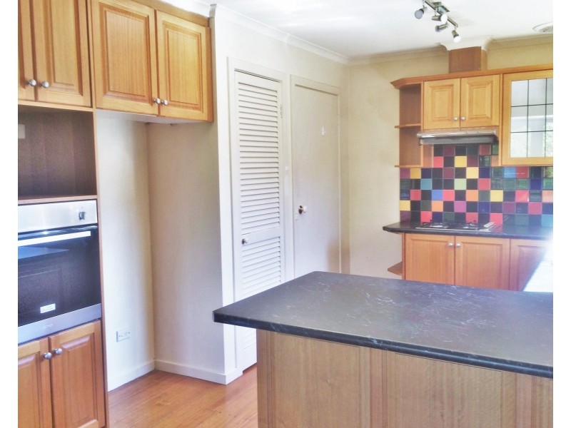 11 Miranda Close, Clayton South VIC 3169